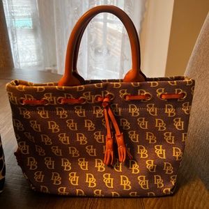 Dooney & Bourke tote